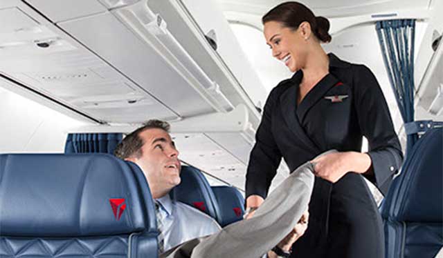 15일(현지시각) 워싱턴포스트는 미국 델타항공사 승무원이 흑인 여의사를 인종차별해 논란을 빚었다고 보도했다. 델타항공 측은 해당 논란에 대해 조사에 들어갔다. /델타항공 홈페이지