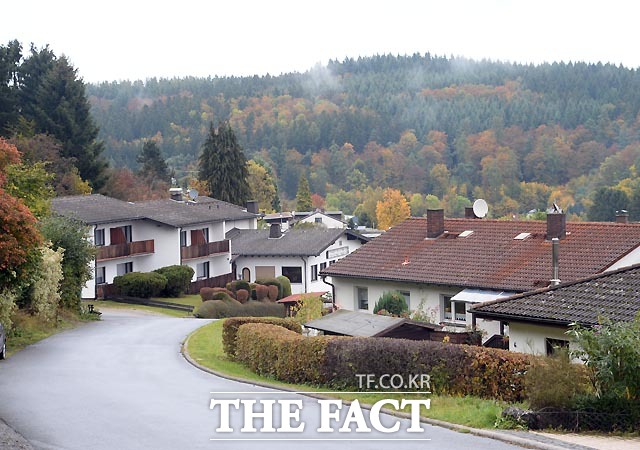 한적한 모습의 비덱 타우누스 호텔 인근 최 씨 모녀가 거주했던 독일 슈미텐 비덱 타우누스 호텔 인근이 한적한 모습을 보이고 있다.