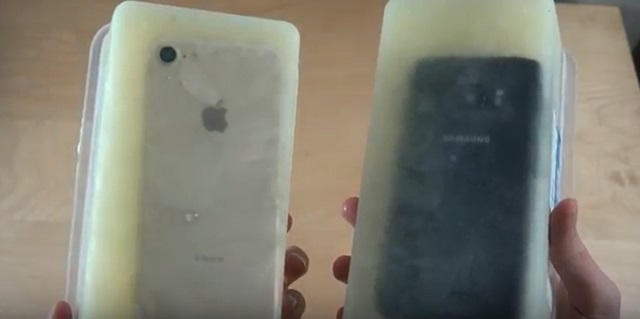 동영상 채널 유튜브에 애플의 아이폰7과 삼성전자의 갤럭시S7의 결빙 성능을 비교하는 영상이 공개돼 관심이 쏠리고 있다. /유튜브 캡처