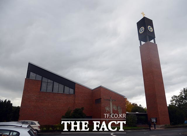 최 씨 모녀의 통역을 돕는 한국인 여성도 함께 종적을 감췄다. 교인들은 이 여성은 통역을 했을뿐 최 씨의 일과는 무관하다고 강조했다.