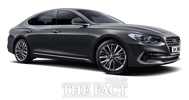 현대자동차가 27일 다음 달 출시 예정인 신형 그랜저의 내외장 디자인을 세계 최초로 공개했다. /현대자동차 제공