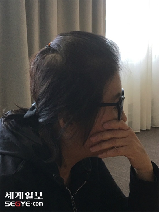 최순실 씨는 세계일보와의 인터뷰에서 자신과 관련한 의혹을 대부분 부인했다. 그러면서 당장 국내에 돌아갈 수 없다고 밝혔지만 30일 오전 전격 귀국했다./세계일보 제공