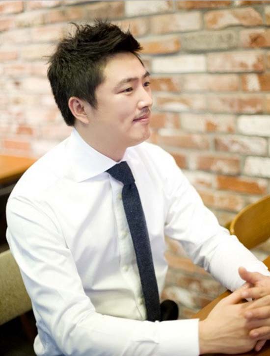 고영태, 추락한 금메달리스트! 최순실 씨의 최측근으로 알려진 고영태 씨는 아시아경기대회 금메달리스트다. 지난 2013년 광주 FC에 빌로밀로를 후원한 고영태 씨. /광주 FC 제공