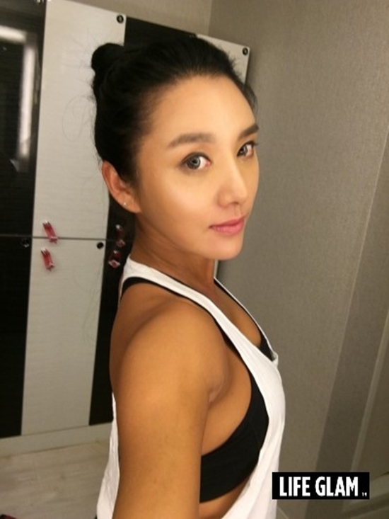 방송인 겸 스포츠 트레이너 정아름. 그는 늘품체조를 만든 건 차은택 감독의 요청으로 이뤄진 일이라 주장했다. /정아름 블로그