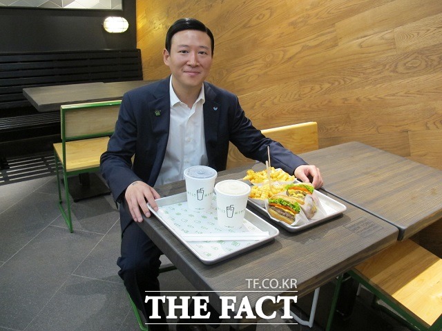 허영인 SPC그룹 회장의 차남인 허희수 마케팅전략실장이 부사장으로 승진했다. /더팩트DB