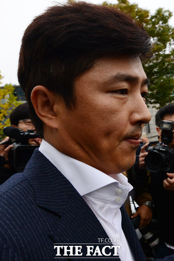 고영태, 최순실 싫어해 고영태는 7일 오전 국회에서 열린 박근혜 정부의 최순실 등 민간인에 의한 국정농단 의혹 사건 진상규명을 위한 국정조사 특별위원회 2차 청문회에 증인으로 참석해 최순실과 사이가 좋지 않다고 밝혔다. /남윤호 기자