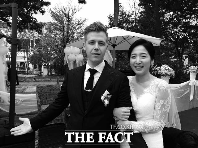 배우 박그리나는 한국에서 만난 다니엘 군더만과 함께 미국으로 건너가 할리우드에 진출했다. 스페인 출신인 다니엘 군더만은 아시아를 사랑했지만 박그리나와의 사랑을 선택, 미국행을 선택했다. /박그리나 제공