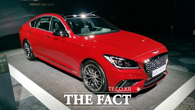 제네시스는 이날 서울 강서구 메이필드 호텔에서 자사 최초 후륜 스포츠 세단 G80 스포츠 시승행사를 진행했다. /서재근 기자