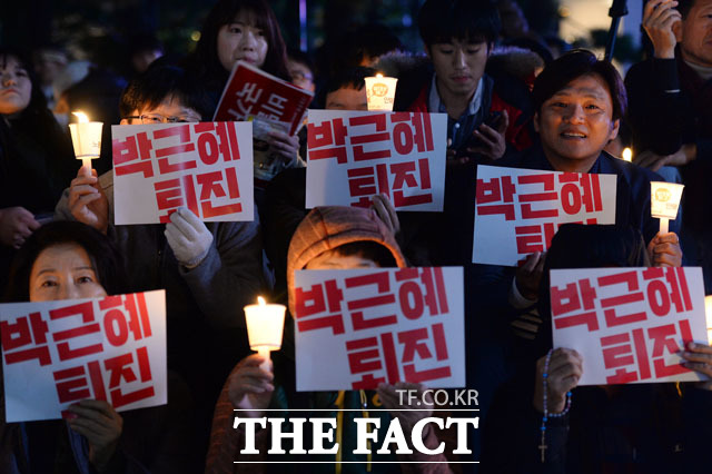 5일 박근혜 대통령과 최순실 씨의 국정농단 의혹에 분노한 시민들의 대규모 촛불집회로 서울 광화문 광장에만 수 만명이 모일 예정이다./남용희 인턴기자