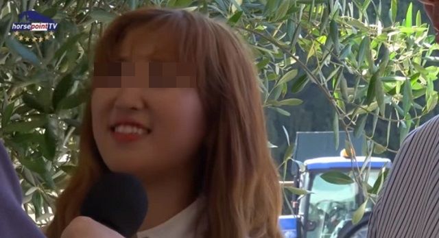 최순실(60) 씨의 딸 정유라(20) 씨가 이화여자대학교에 자퇴서를 제출했다. 정 씨는 그동안 이화여대 입학과 학사 관리에 특혜를 받았다는 의혹을 사며 최순실 국정 농단 파문의 실마리를 제공했다. /유튜브 영상 갈무리