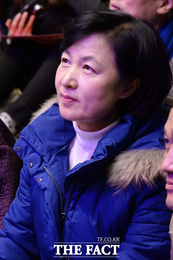 추미애 더불어민주당 대표가 14일 박근혜 대통령에게 일대일 영수회담을 전격 제안한 것으로 알려졌다. 사진은 지난 12일 민중총궐기 대회에 참석한 추 대표. /남용희 인턴기자