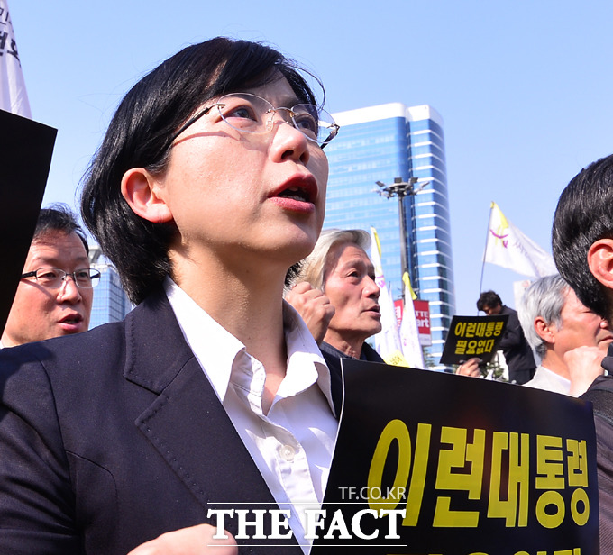 여야3당이 최순실 게이트 특검법안을 합의한 가운데 이정희 전 통합진보당 대표를 특별검사로 임명하라는 요구가 거세다. /남윤호 기자