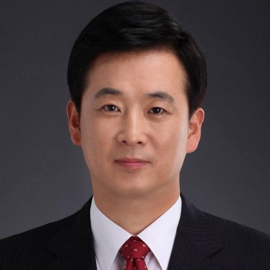 박근혜 대통령의 변호인 유영하. 유영하 변호사가 박근혜 대통령의 변호인으로 선임됐다. /유영하 변호사 페이스북