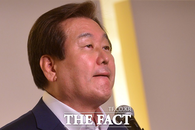 김무성 전 새누리당 대표가 최근 박근혜 대통령과 대립각을 세우는 발언을 쏟아내고 있다./더팩트 DB