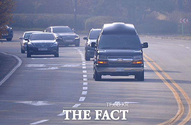 호암 이병철 삼성그룹 선대회장의 29기 추모식이 18일 경기도 용인 호암미술관 선영에서 진행됐다. /용인=문병희 기자