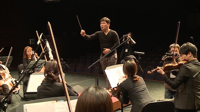 사람이 좋다 개그맨 김현철 출연 방송 스틸. 개그맨 김현철은 남다른 클래식 사랑으로 오케스트라 지휘자로 활동하고 있다. /MBC 제공