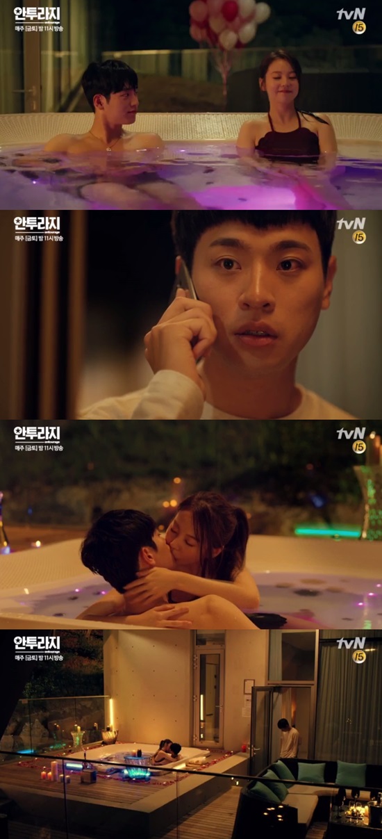 키스를 나누는 서강준과 안소희. 19일 방송된 tvN 안투라지 6회에서 서강준과 안소희가 스파 키스를 했다. /안투라지 방송 캡처