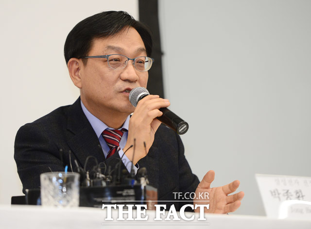 삼성전자 전장사업팀 박종환 부사장이 취재진의 질문에 답하고 있다.
