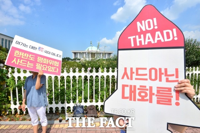 국민들이 반대하는 사드. 중국 내에서 한한령이 내려졌다는 소식이 전해졌다. 이에 연예계가 직격탄을 맞고 있지만, 중국에 진출한 연예 관계자 중 어느 누구도 한한령에 대한 언급을 꺼리고 있다. /남윤호 기자