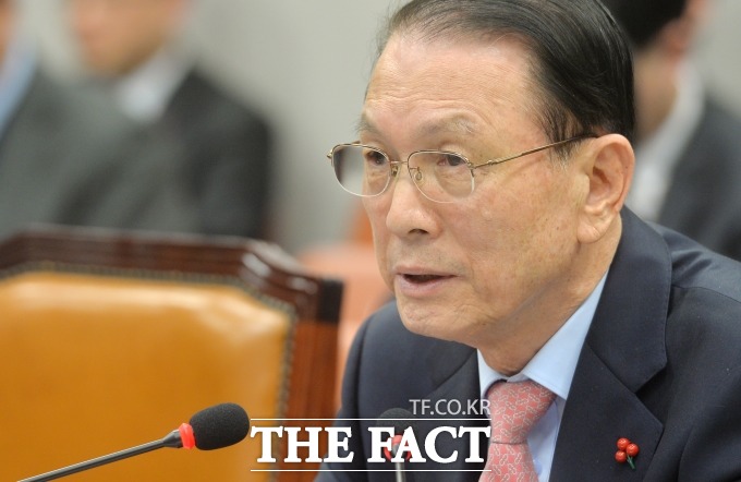 김기춘 나는 모릅니다 김기춘 전 비서실장은 검사 시절이던 1972년 박정희 전 대통령 독재의 상징인 유신험법 초안을 작성에 참여한 바 있다. /더팩트DB