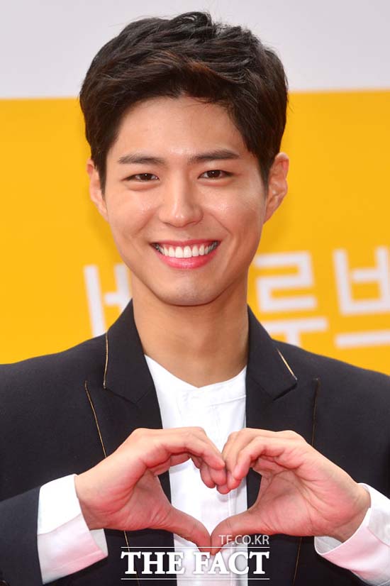 박보검 실물. 최근 박보검이 여러 곳에서 팬 사인회를 가지면서 박보검 실물 후기가 또 다른 관심을 모으고 있다. 지난달 28일 비프루브 론칭 행사에 참석해 포즈를 취한 박보검. /남윤호 기자