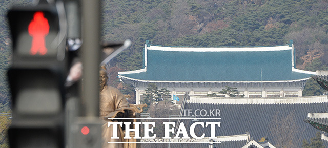 청와대는 23일 에토미 논란과 관련해 기도 삽관 시 근육을 이완시키기 위해 쓰는 응급 약품이라며 제2의 프로포폴 운운하는 것은 억측이라고 해명했다. /이덕인 기자