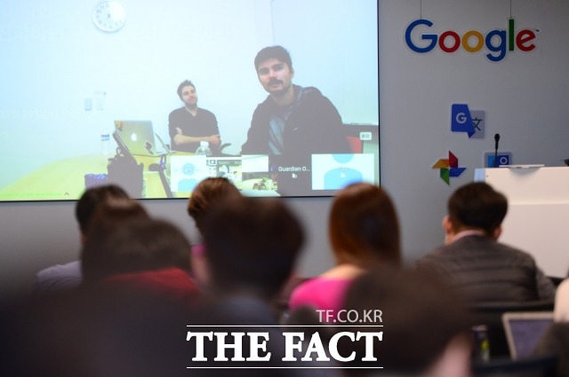 29일 서울 강남구 역삼동 구글코리아에서 AI 혁신의 시대: 구글 포토와 구글 번역 기자 간담회가 열린 가운데 제임스 갤러거 구글 포토 소프트웨어 엔지니어링 디렉터가 프리젠테이션을 하고 있다. /남윤호 기자