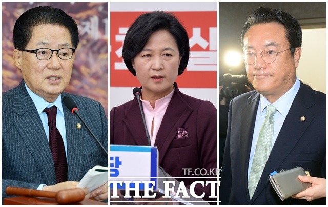 박근혜 대통령 대국민담화, 여야 엇갈린 반응. 박지원 국민의당 비상대책위원장과 추미애 더불어민주당 대표 등 야권은 29일 박근혜 대통령의 대국민담화에 대해 탄핵 교란책이라고 비판하고, 정진석 새누리당 원내대표는 야당의 탄핵 일정 재검토를 요구했다(왼쪽부터)./더팩트DB