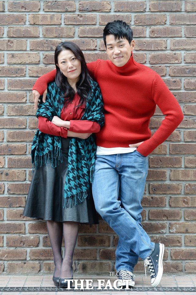 박광선(오른쪽)은 이번에 공연에서 재즈싱어 김현진(왼쪽)과 듀엣 무대를 선보일 예정이다. / 남용희 인턴기자