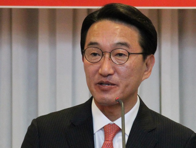 현기환 자해 시도. 현기환 전 청와대 정무수석이 지난달 30일 검찰의 구속영장 청구 직전 자해를 시도한 것으로 알려졌다./더팩트DB