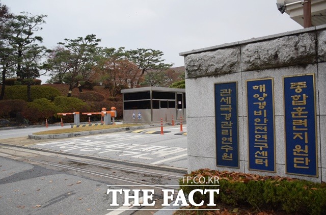 관세청이 예정대로 서울 시내면세점 4곳을 추가 선정하겠다고 밝혔다. /더팩트DB