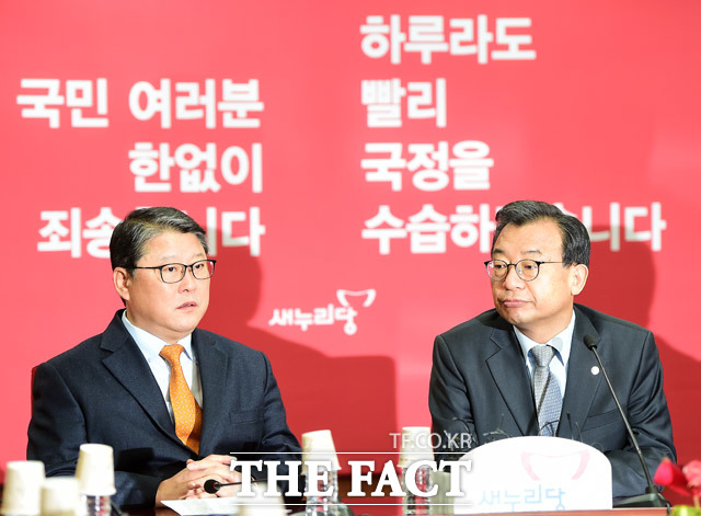 침통한 표정의 친박