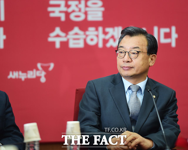 국정을 수습하겠습니다...