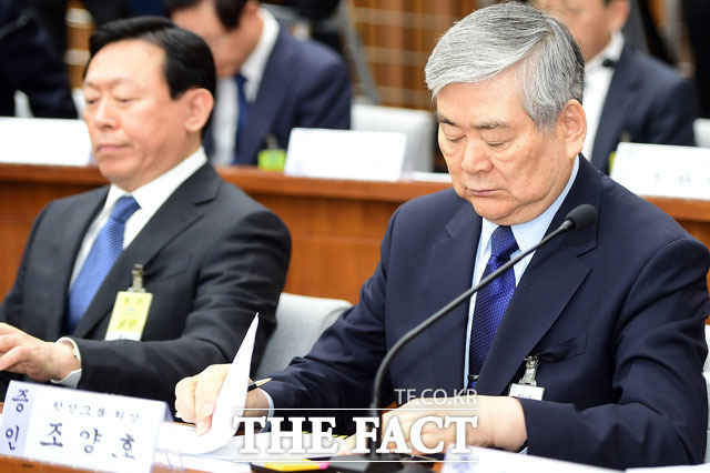 조양호 한진그룹 회장이 6일 국회 국정조사 특별위원회 1차 청문회에 출석해 고영태 친척 고창수 인사에 외부 요청이 있었다고 밝혔다. /국회=배정한 기자