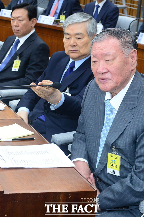 정몽구 회장 발언에 마이크 돌려주는 조양호 회장