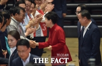  박근혜 대통령, 오후 2시30분 이정현·정진석과 회동…퇴진 결단?
