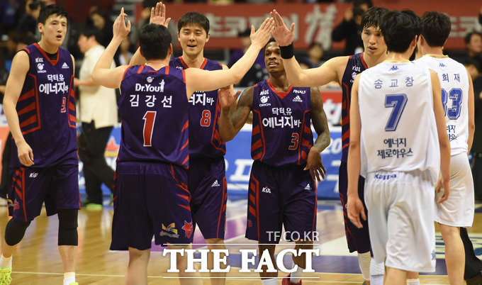 농구팬들은 7일 열리는 2016-17시즌 남자프로농구(KBL) 오리온스-안양KGC전에서 오리온스의 우세를 전망했다./더팩트DB