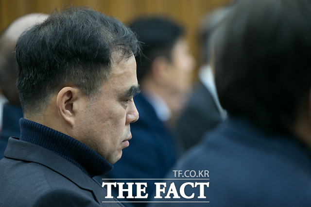 김종 전 문화체육관광부 차관은 7일 국회에서 열린 2차 청문회에서 김재열 제일기획 사징이 김종 차관의 이야기를 듣고 심적 부담을 느껴 16억 원을 한국동계스포츠영재센터에 후원했다고 한 데 대해 그건 사실이 아닐 것이라고 발끈했다./국회=사진공동취재단