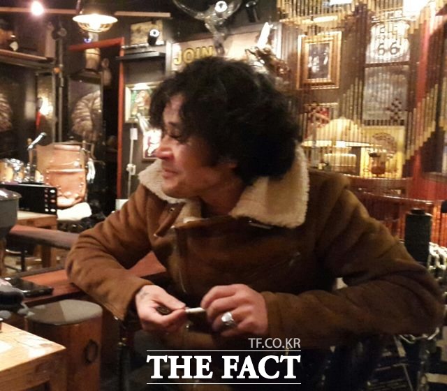 배우 최민수의 음악가적인 그리고 인간적인 이야기를 노래로 들을 수 있는 공간을 직접 찾아가봤다. /강일홍 기자