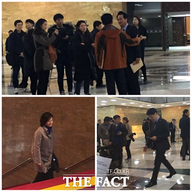 박근혜 정부의 최순실 등 민간인에 의한 국정농단 의혹사건 진상규명을 위한 국정조사 청문회에서 활약해 이른바 청문회 스타로 거듭난 의원들이 의원, 당직자, 직원들의 응원을 받으며 본회의장에 입장하고 있다./국회=서민지 기자