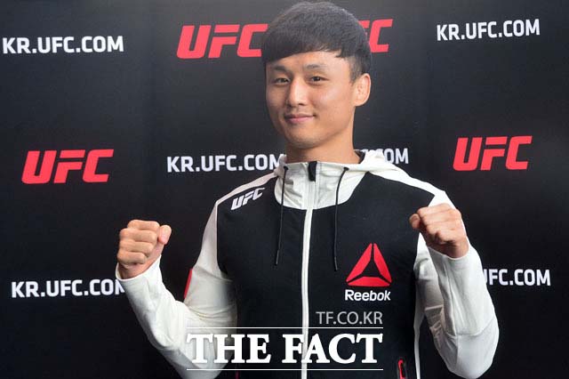 최두호, UFC 206 최고의 경기! 최두호가 UFC 206에서 스완슨과 격돌하는 가운데 데이나 화이트 UFC 대표와 캐나다 해설자 로빈 블랙은 그가 승리할 것으로 전망했다. /남윤호 기자