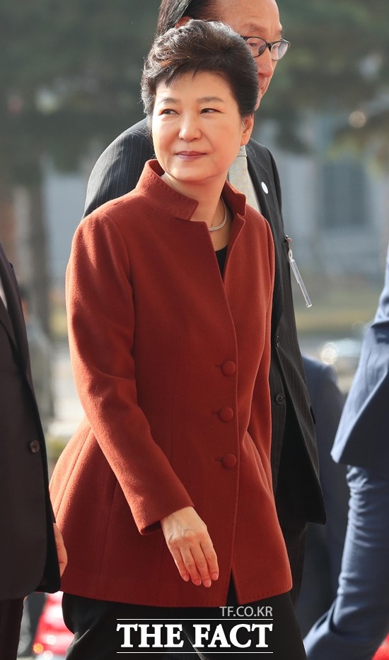 박근혜 대통령 탄핵 찬성 81%. 국민의 81%가 박 대통령 탄핵에 찬성한다는 결과가 나왔다. /배정한 기자