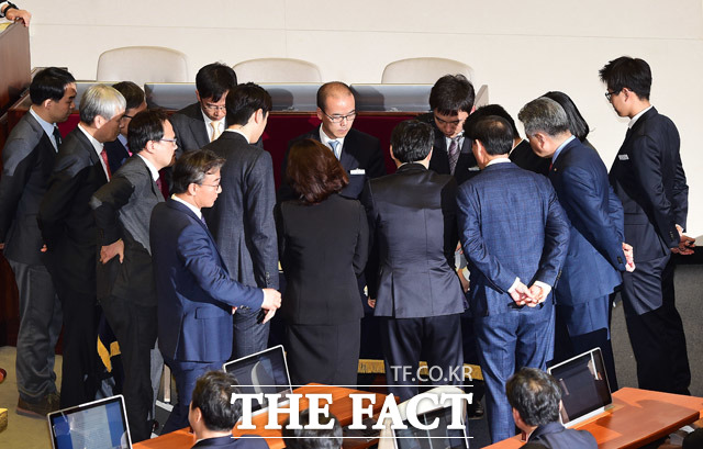박근혜 대통령 탄핵소추안 개표