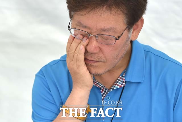 가천대가 이름도 모르는 대학? 이재명 성남시장이 성남에 있는 가천대에 대해 이름도 모르는 대학이라는 말을 해 논란을 낳았다. 지난 6월 정부의 지방재정개편에 반발하며 단식농성을 벌인 이재명 시장. /이새롬 기자