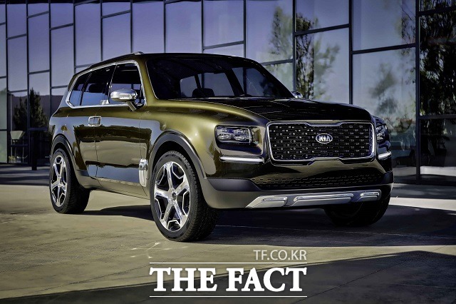 현대자동차의 아이오닉과 기아자동차의 K7, 스포츠유틸리티차량(SUV) 콘셉트카 텔루라이드 등 3개 차종이 미국의 유력한 디자인상인 2016 굿디자인 어워드에서 자동차 부문 수상작에 선정됐다. /현대기아자동차 제공