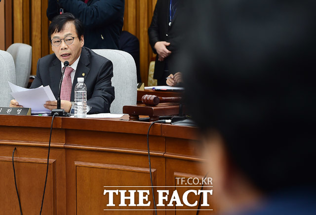 최순실 국조특위 새누리당 간사에서 물러납니다...