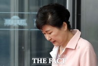  박근혜 대통령 '부신기능 저하증', 성욕 저하 '불치병'