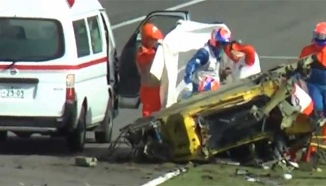 동영상 공유사이트 유튜브에는 생사조차 확인 불가능하게 부숴진 페라리라는 제목의 영상이 지난달 18일 게시됐다. /유튜브 영상 캡처