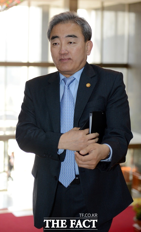 유진룡 폭로 내용은? 유진룡 전 문화체육관광부 장관은 27일 김기춘 전 청와대비서실장이 CJ제지 등을 지시했다고 폭로했다. /더팩트DB