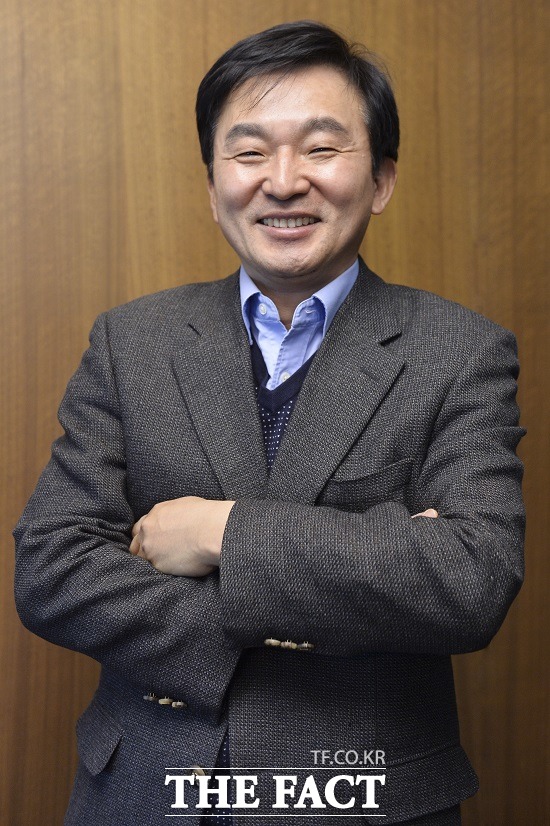 원희룡 제주도지사가 4일 국회에서 기자회견을 열고 새누리당을 탈당해 개혁보수신당(가칭)에 합류할 것을 선언했다./더팩트 DB